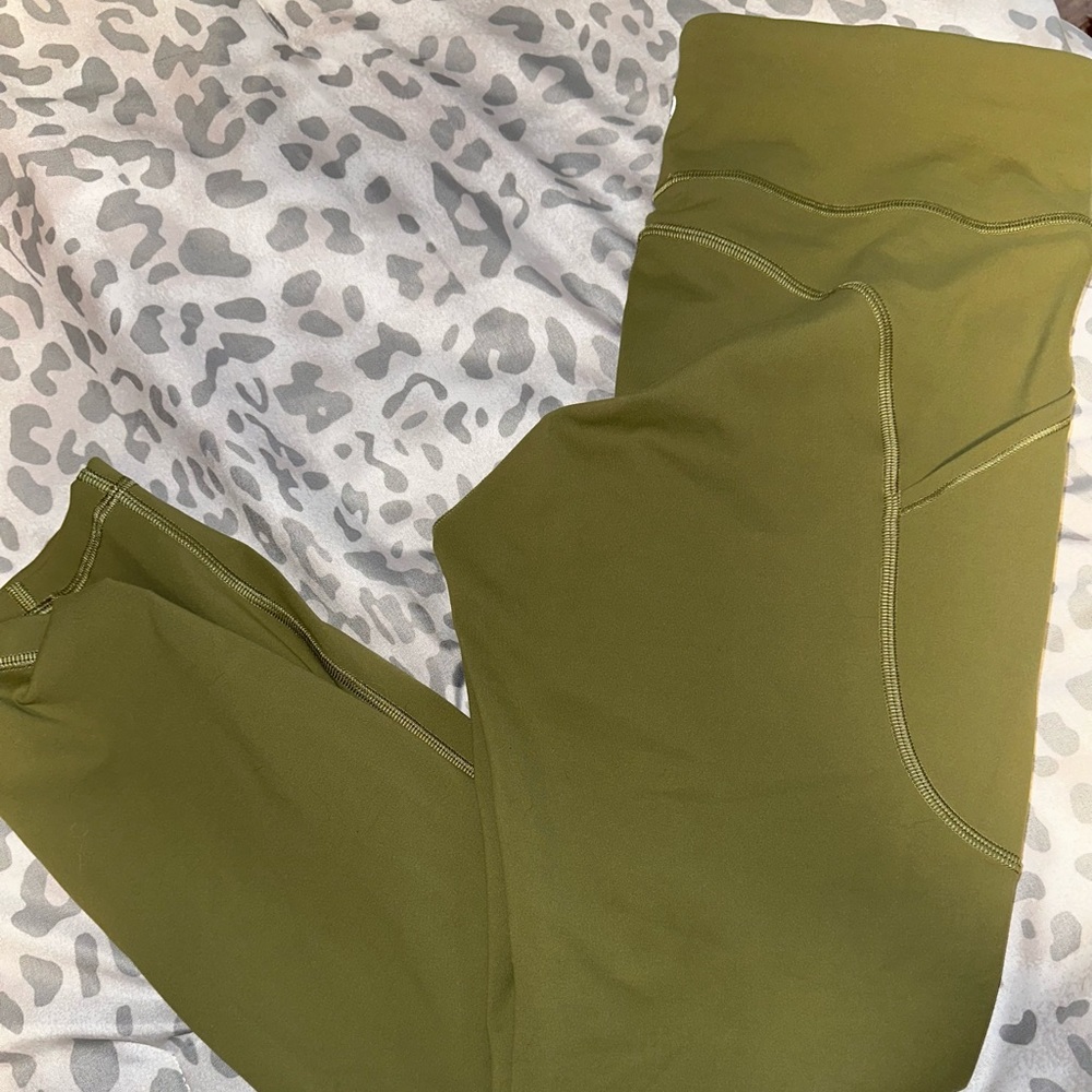 Lululemon leggings.
